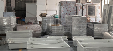 Vista de la fábrica, línea de perfilado de aluminio